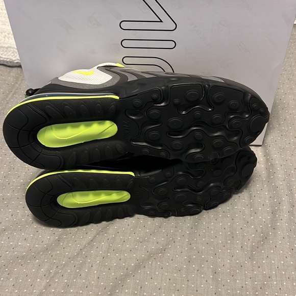 Brand New Sz 10 Air Max 270 React ENG ‘Neon 95’ w/Box - Picture 6 of 7